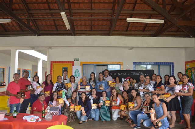 Rio Crespo: Confraternização dos funcionários da escola Infantil Carrossel Dourado