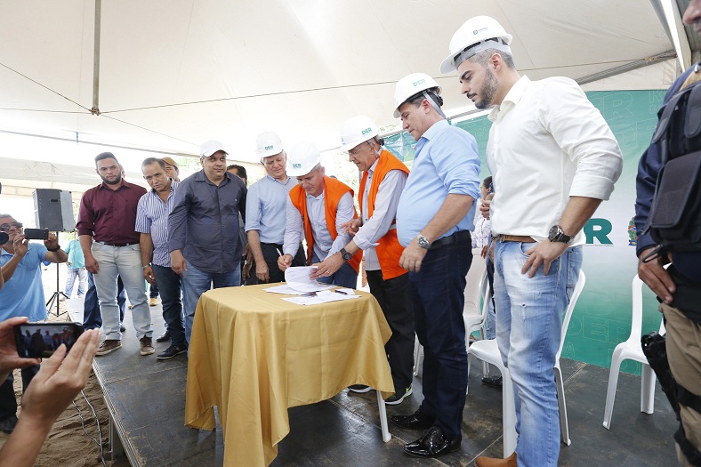 Follador destaca assinatura de ordem de serviço para construir ponte em Ariquemes