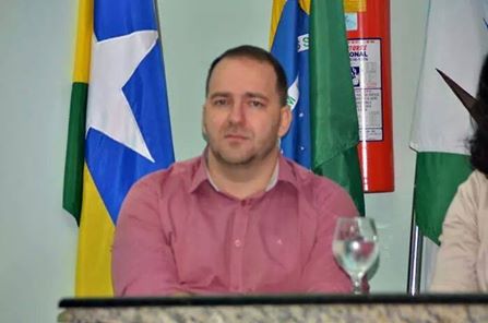 DEPUTADO ALEX REDANO PARTICIPA DE SOLENIDADE DE POSSE DOS DIRETORES DA REGIÃO VALE DO JAMARI