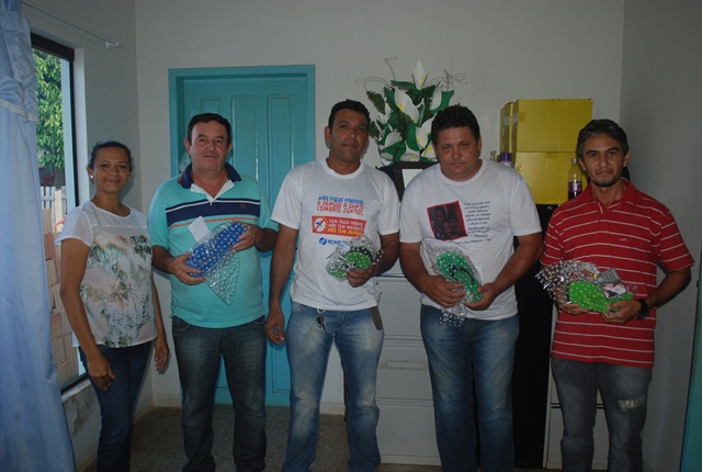 Rio Crespo: Francisca Meirelles homenageia os Pais que trabalham na saúde