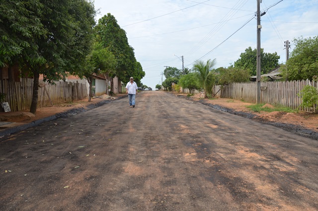 Rio Crespo> Por meio de recursos próprios a prefeitura de Rio Crespo inicia pavimentação asfaltica