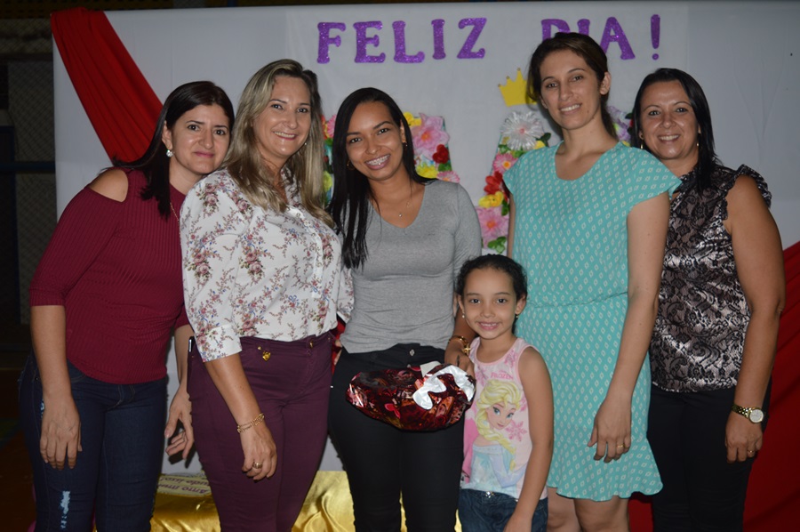 Rio Crespo:  Mães são homenageadas com um delicioso jantar