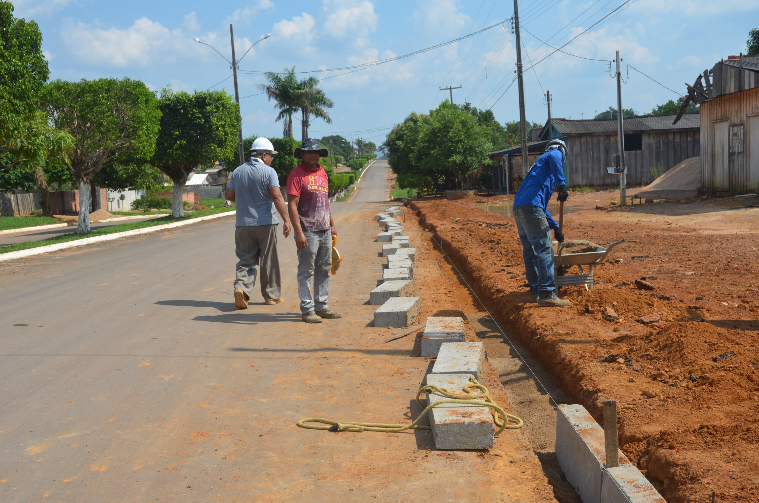 Rio Crespo: Prefeitura dar inicio a construção de calçadas