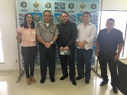 Deputado Alex Redano acompanhado de prefeito  e vereadores de Campo Novo se reúnem com o Comandante geral  da Policia Militar
