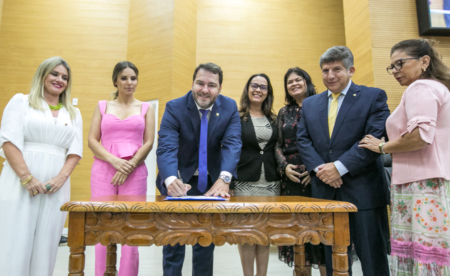 Alex Redano empossado presidente do Colegiado de Presidentes das Assembleias Legislativas