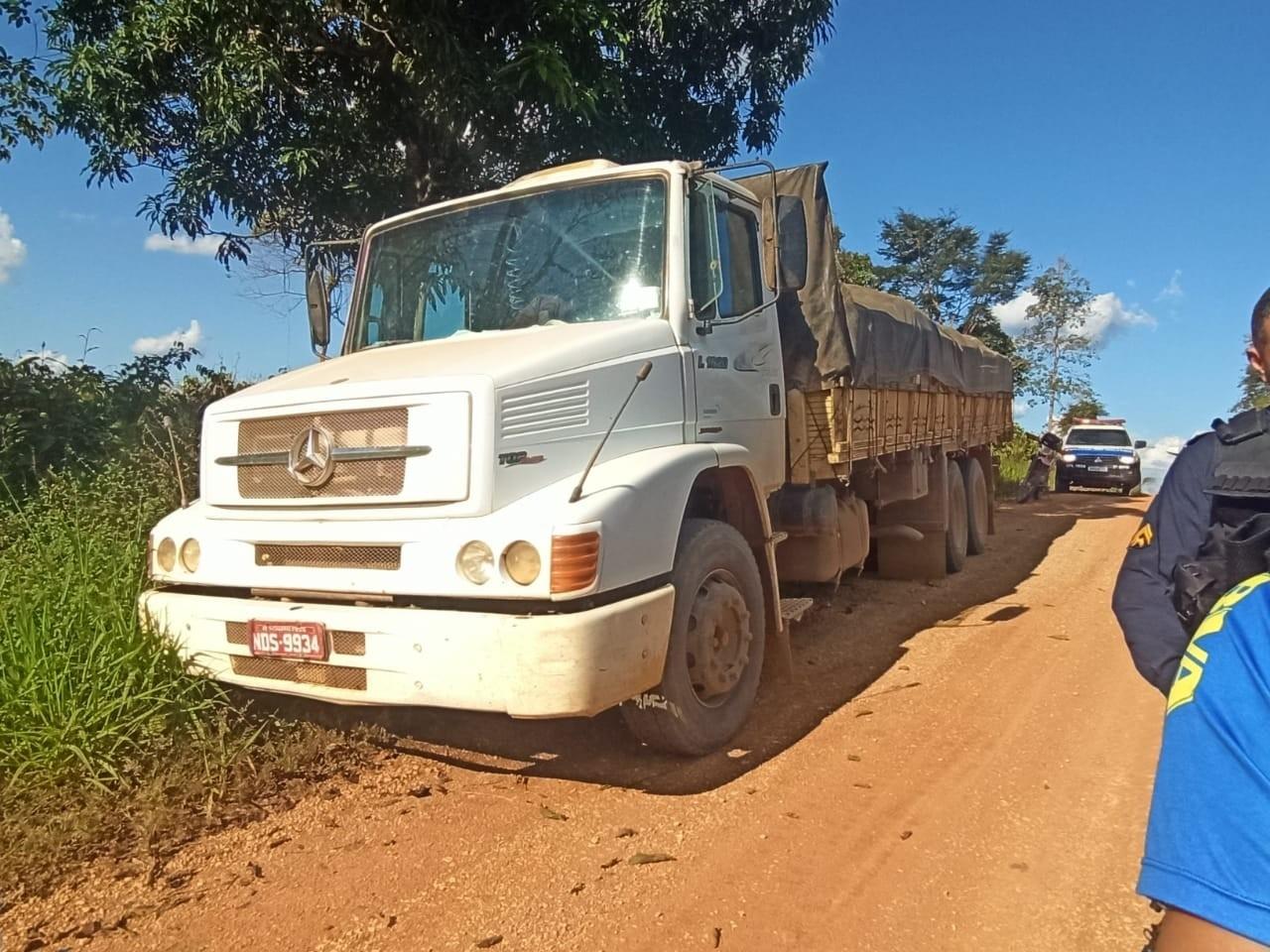 Caminhão roubado em Machadinho é recuperado pela Polícia Militar em Cujubim
