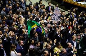 Câmara diz sim ao impeachment de Dilma; pedido vai agora ao Senado