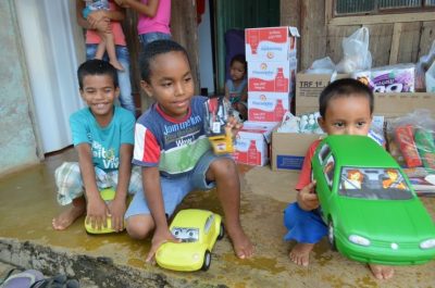Jaru: Servidores do judiciário se unem e doam alimentos e brinquedos a crianças carentes que tiveram os pais presos