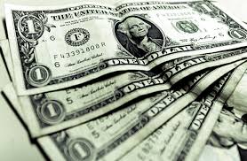 Dólar fecha acima de R$ 4 pela primeira vez na história