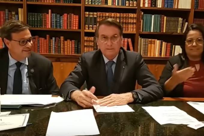 Bolsonaro admite que pode voltar atrás sobre excluir “Folha” de edital