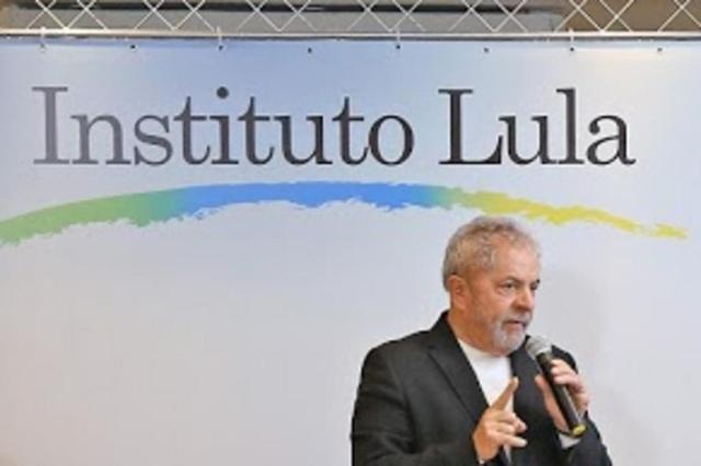 Instituto divulga lista de empresas que contrataram palestras de Lula
