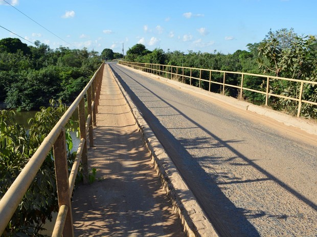 Ordem de serviço para construção de ponte sobre o Rio Jamari é assinada