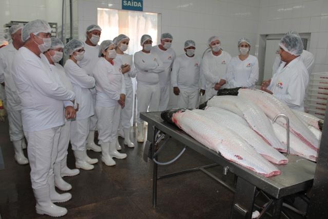 Governo de estado faz visita ao frigoríco de peixe Zaltana pescados