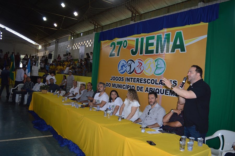 Deputado Alex Redano participa da abertura do JIEMA,e garante  cem mil reais para Secretaria de Esporte Cultura e Lazer
