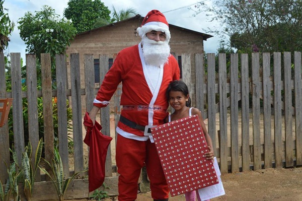 Itapuã do Oeste:Papai Noel dos correios
