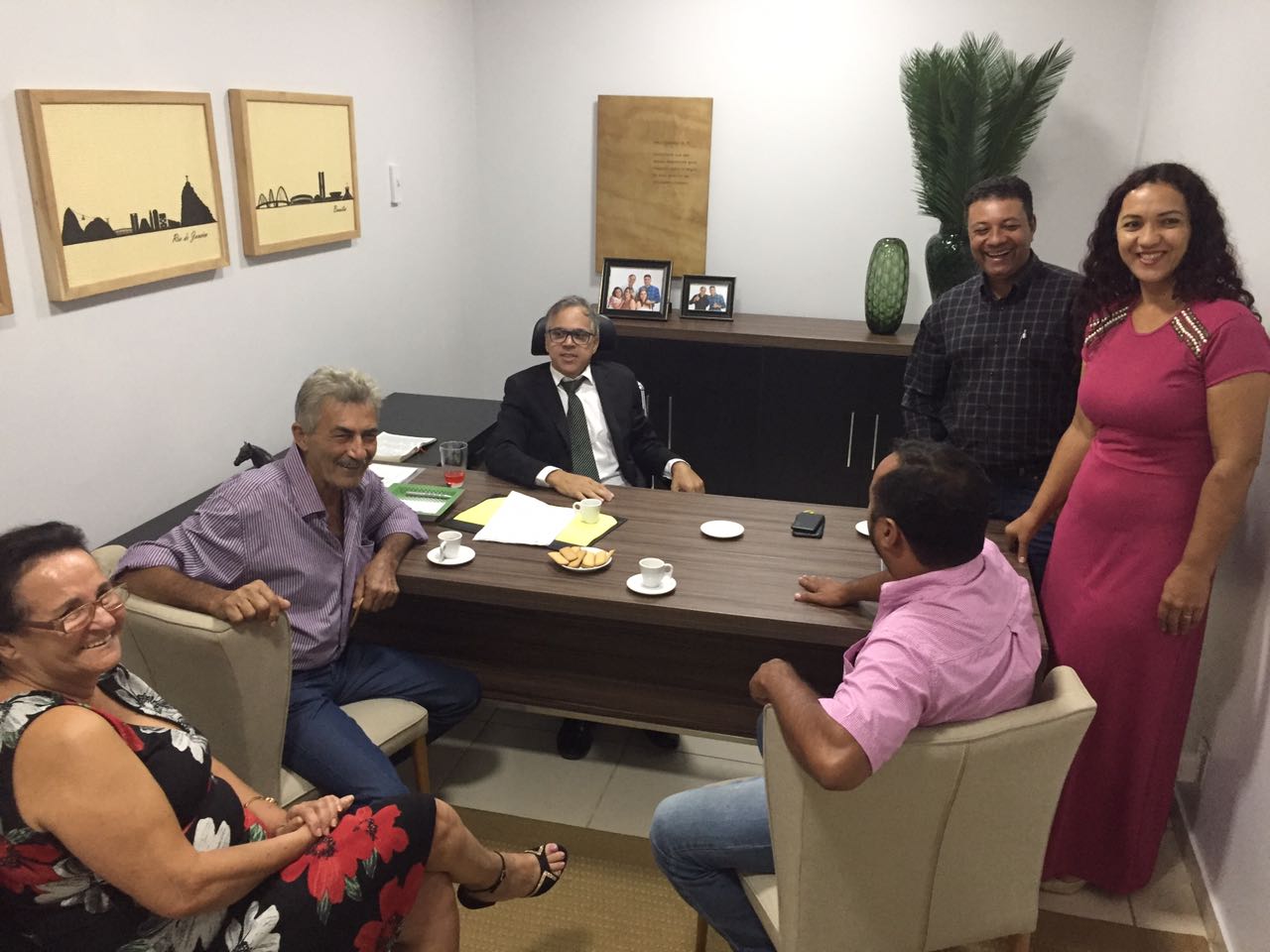 Deputado Geraldo da Rondônia recebe em seu gabinete o ex-prefeito de Corumbiara e ex-vereadora de Ariquemes e firmam parcerias