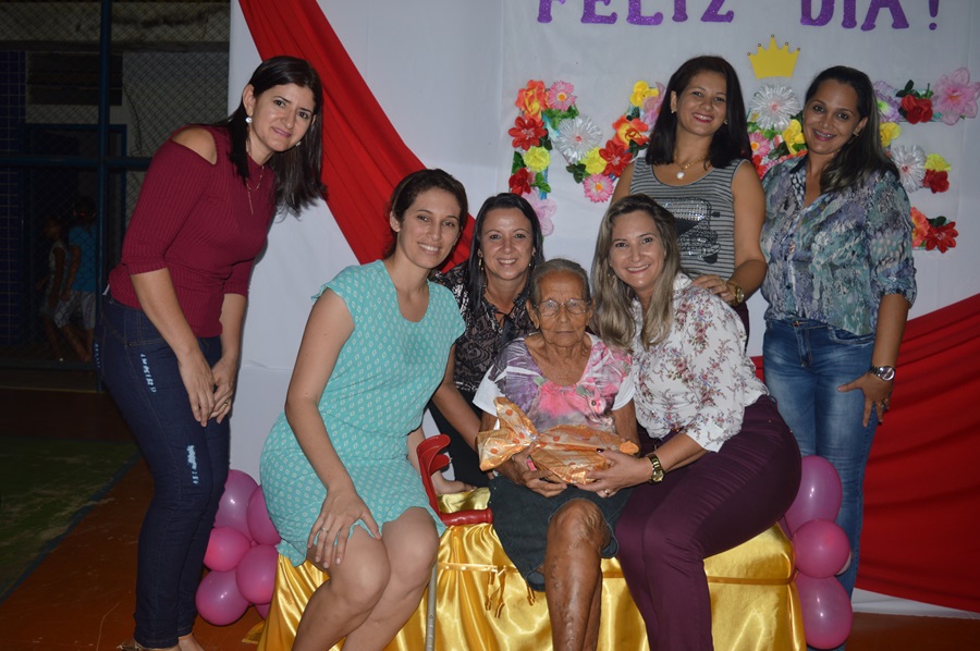 Rio Crespo:Prefeitura e Cras comemora dias das mães com festa