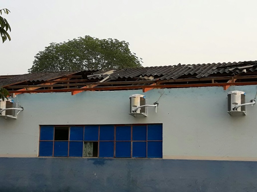 Rio Crespo: Escola  municipal é destruída com forte temporal  e aulas são suspensas  