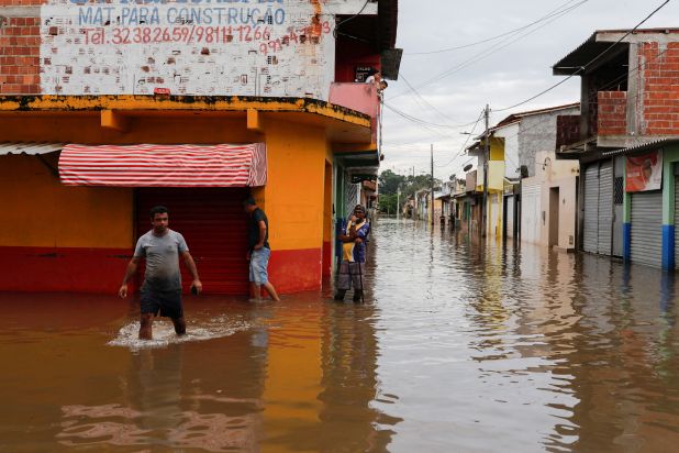 Cadastrar afetados por enchentes se torna desafio para o governo da Bahia