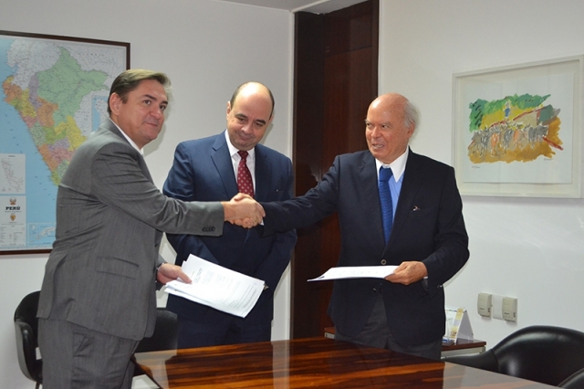 Fecomércio assina no Peru Acordo de Cooperação Internacional