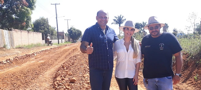 Ariquemes:Vereador Lano e prefeita Carla acompanha serviços de drenagem no Polo Moveleiro