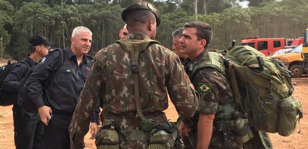 Militares de Israel trabalham no combate às queimadas em Rondônia