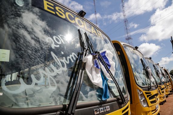 Cujubim recebe do governo estadual 10 ônibus novos para atender a mais de quatro mil alunos